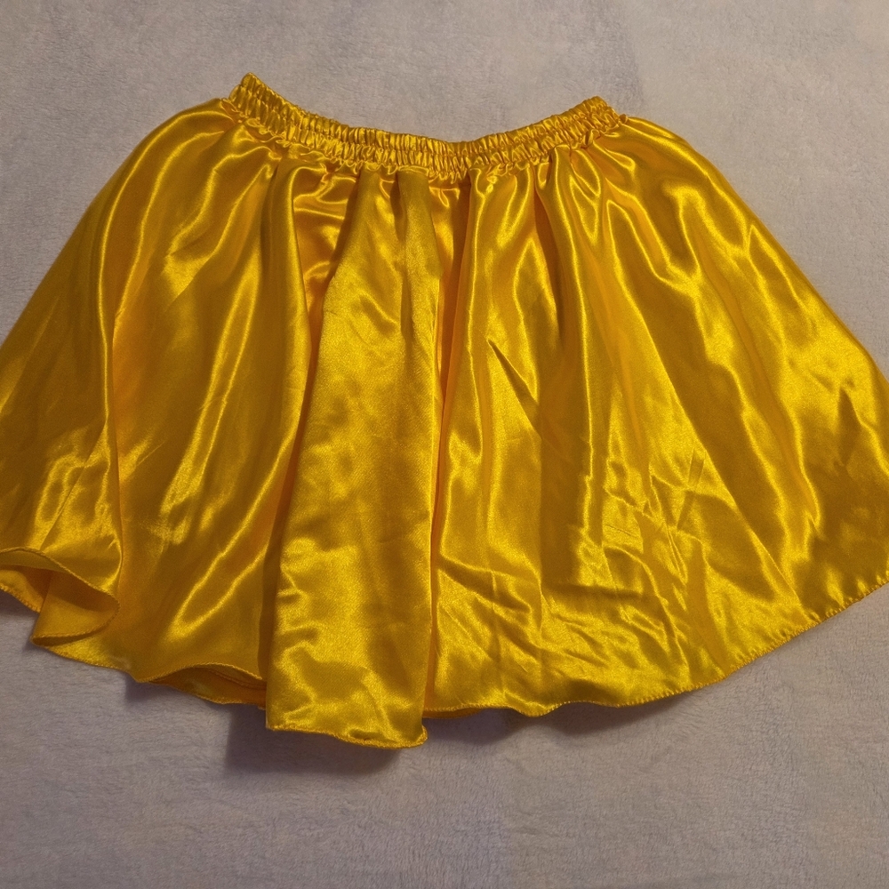 Elegant Yellow Gold Satin Skirt Medium